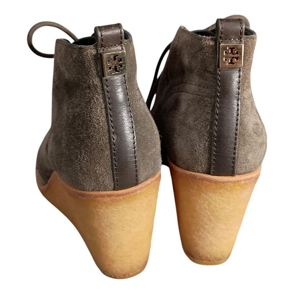 Tory Burch Viki Lace Up Wedge Ankle Boots GreyLeather Suede Gold Logo Womens 7 - Picture 9 of 12